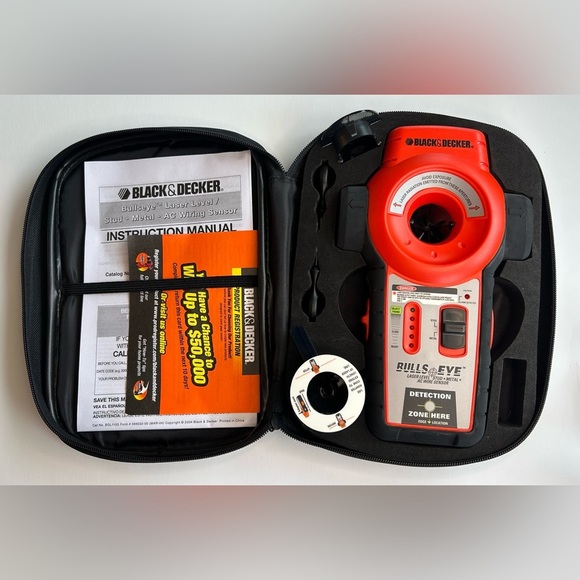 Black & Decker BullsEye Leveling Laser with Stud Sensor - Picture 1 of 2